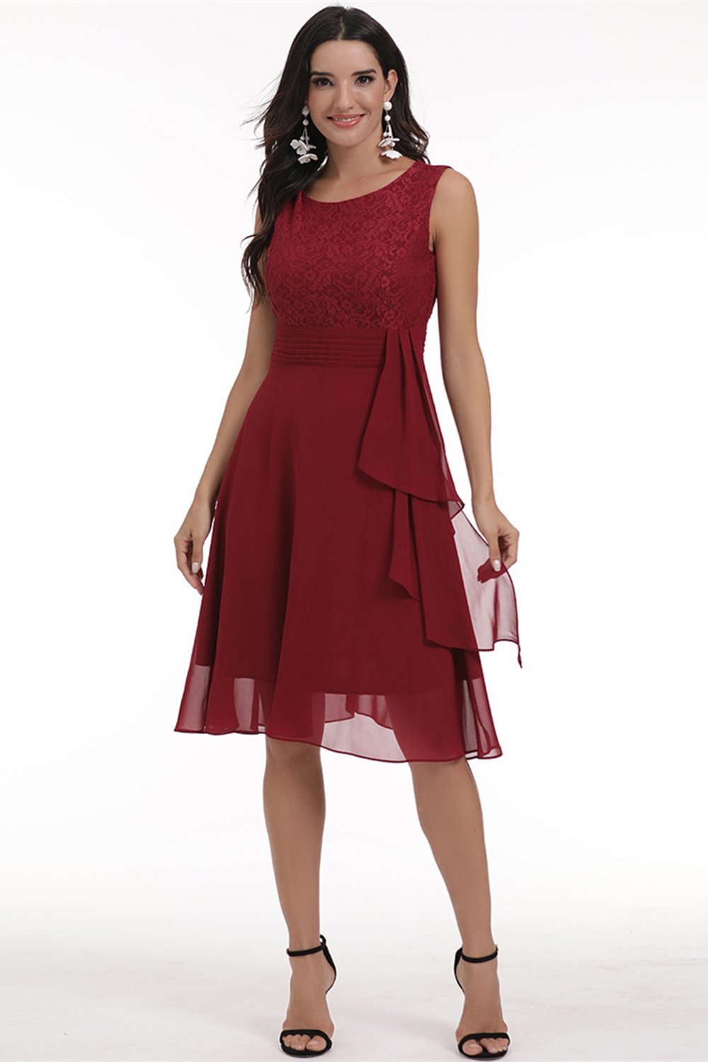 Robe de mariée en dentelle marine avec volants