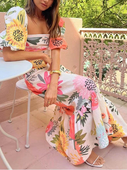 Maribelle | Robe longue à encolure carrée et à motif floral